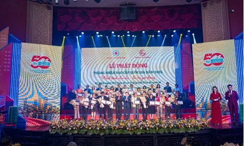 Tháng Nhân Đạo 2025 - Khơi dậy tình người, chia sẻ yêu thương